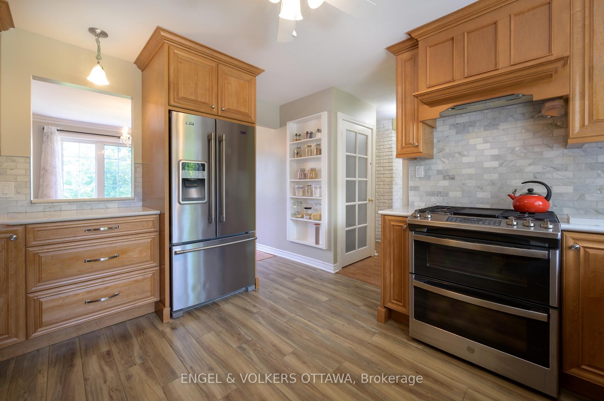 Photo 10 of 6258 Richmond Road, Ottawa, South of Fallowfield Road — HOMEH