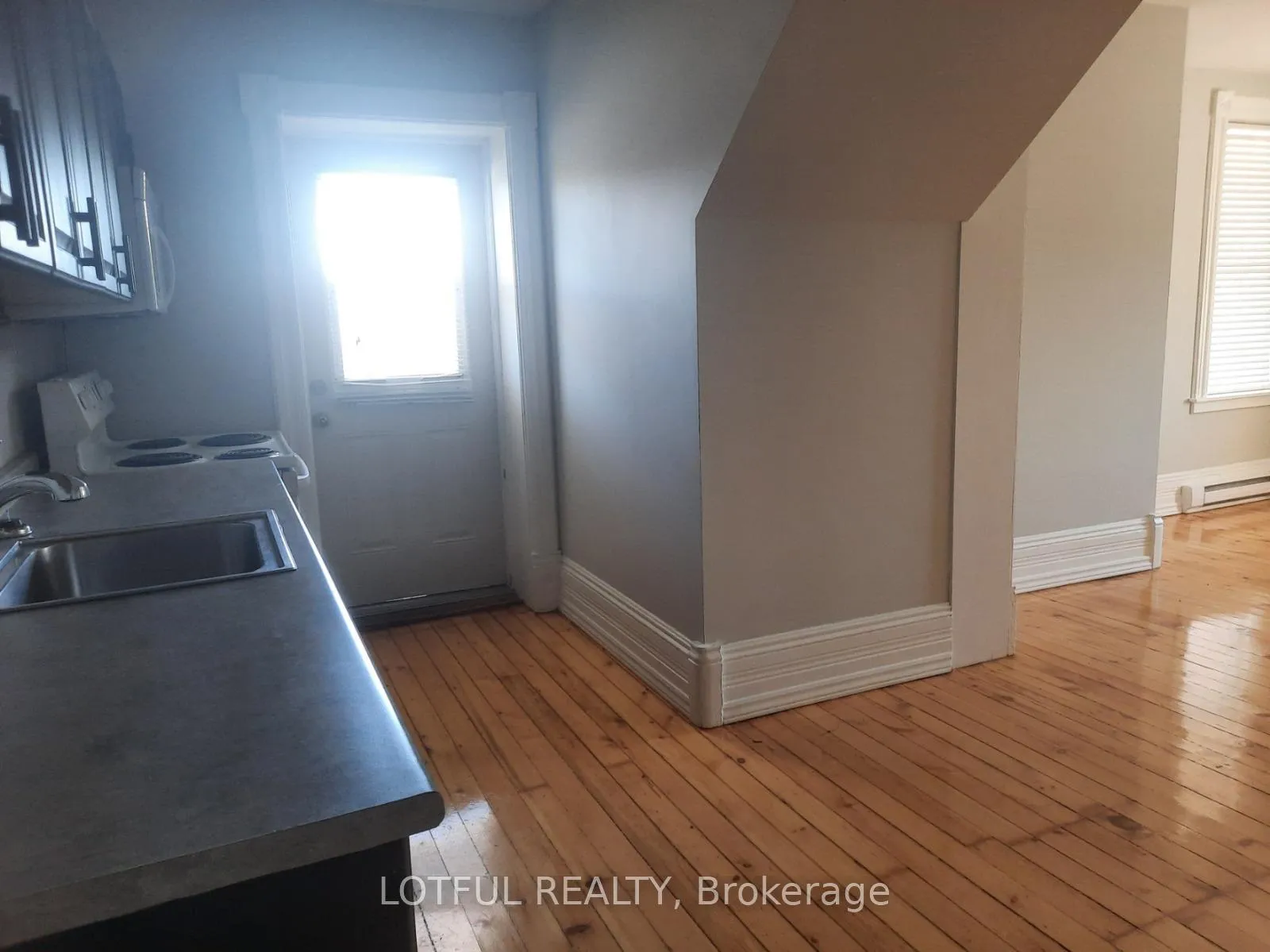 Photo 7 of Unit 2, 2084 Dundas Street, Edwardsburgh/Cardinal, Town of Cardinal — HOMEH