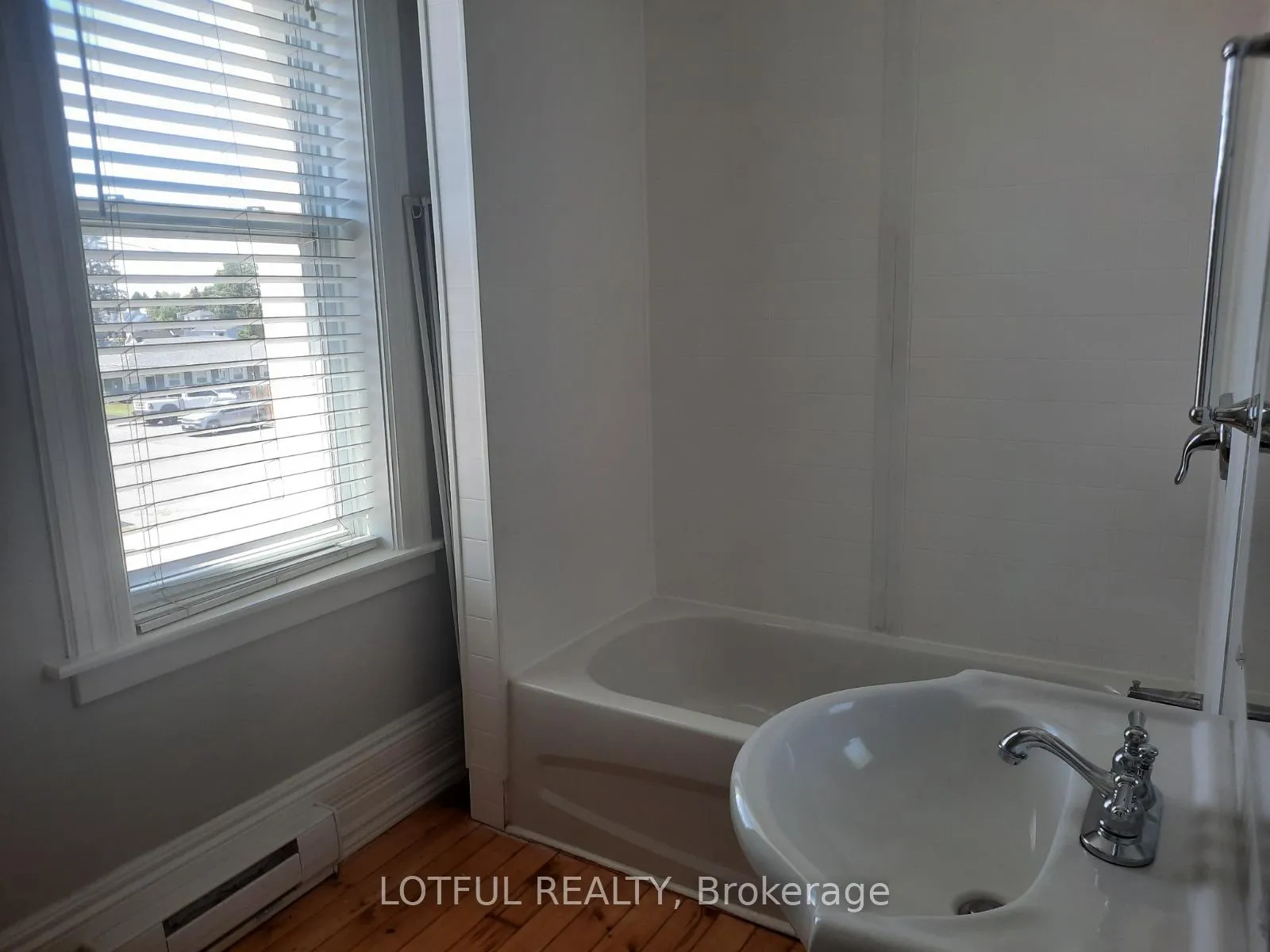 Photo 8 of Unit 2, 2084 Dundas Street, Edwardsburgh/Cardinal, Town of Cardinal — HOMEH
