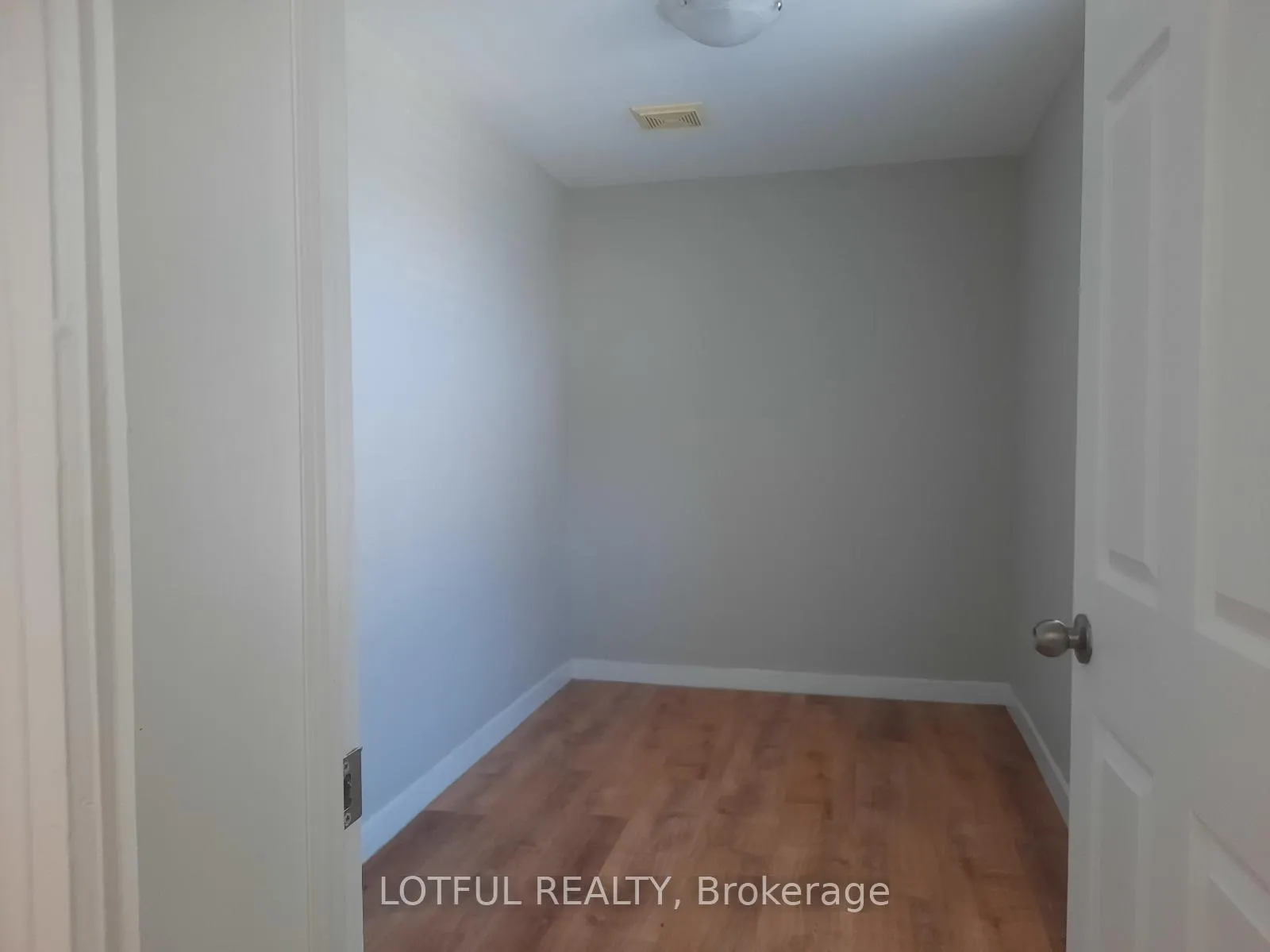 Photo 10 of Unit 2, 2084 Dundas Street, Edwardsburgh/Cardinal, Town of Cardinal — HOMEH