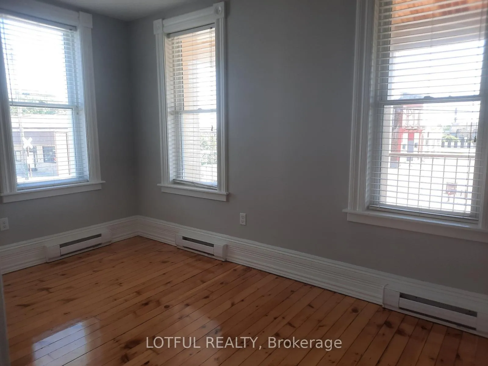 Photo 12 of Unit 2, 2084 Dundas Street, Edwardsburgh/Cardinal, Town of Cardinal — HOMEH