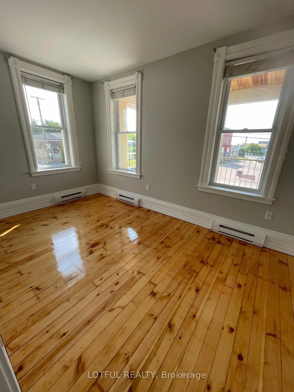 Photo 17 of Unit 2, 2084 Dundas Street, Edwardsburgh/Cardinal, Town of Cardinal — HOMEH