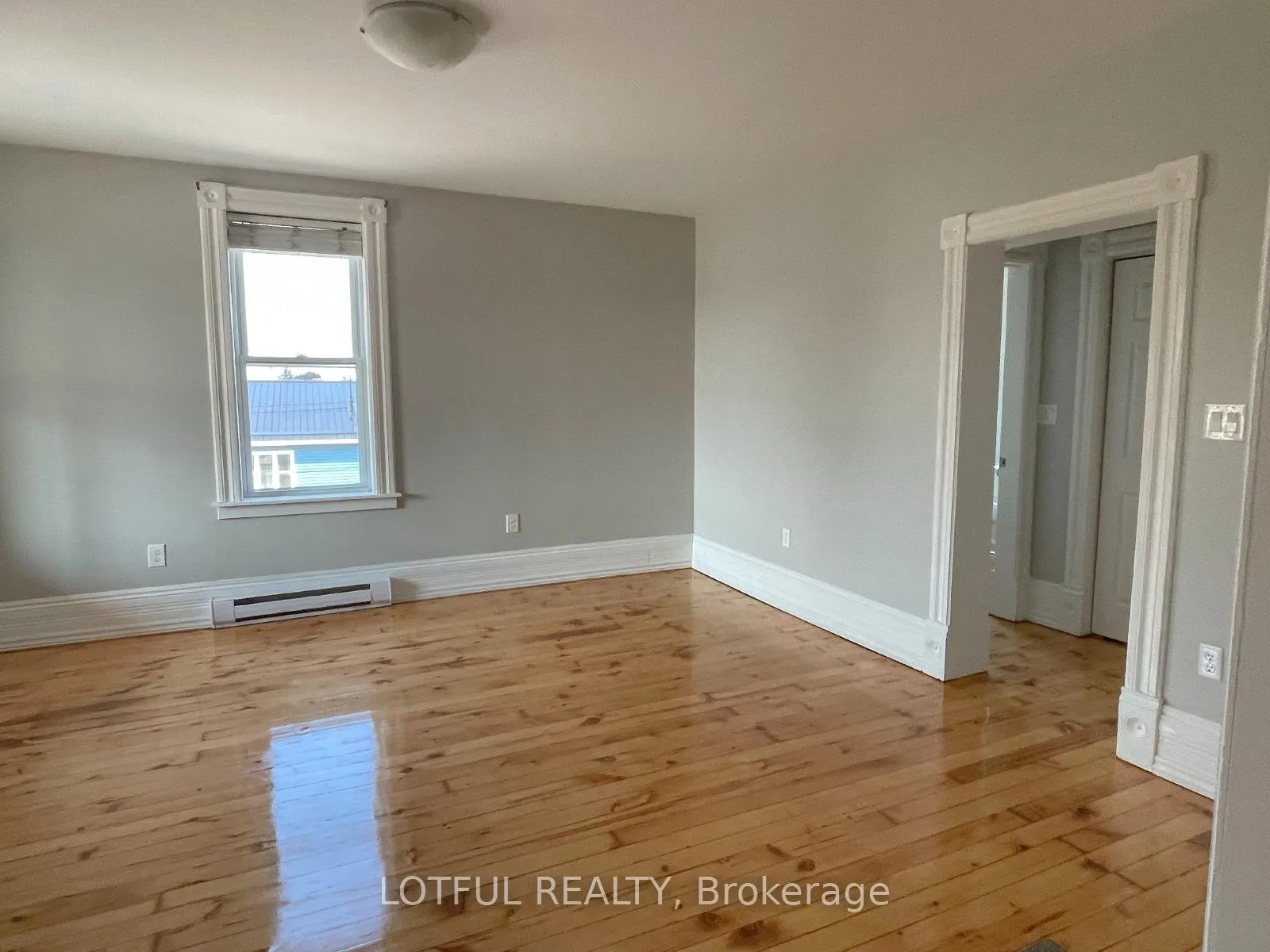 Photo 18 of Unit 2, 2084 Dundas Street, Edwardsburgh/Cardinal, Town of Cardinal — HOMEH