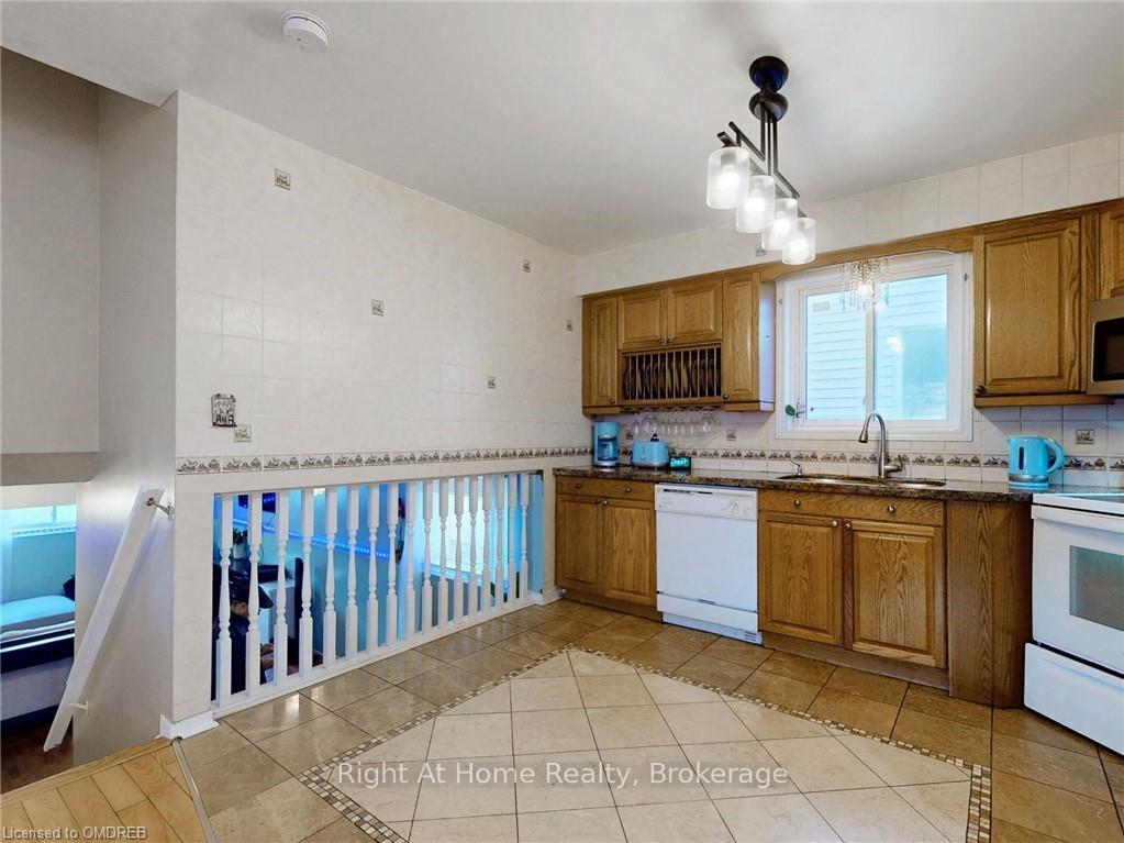 Photo 12 of 1 Jennifer Crescent, St. Catharines, Carlton/Bunting — HOMEH