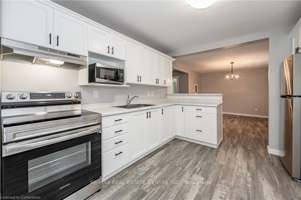 Photo 17 of 1249 Old Highway 8, Hamilton, Rural Flamborough — HOMEH