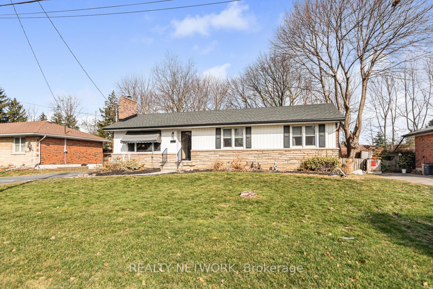 Photo 3 of 73 Miller Drive, Hamilton, Ancaster — HOMEH