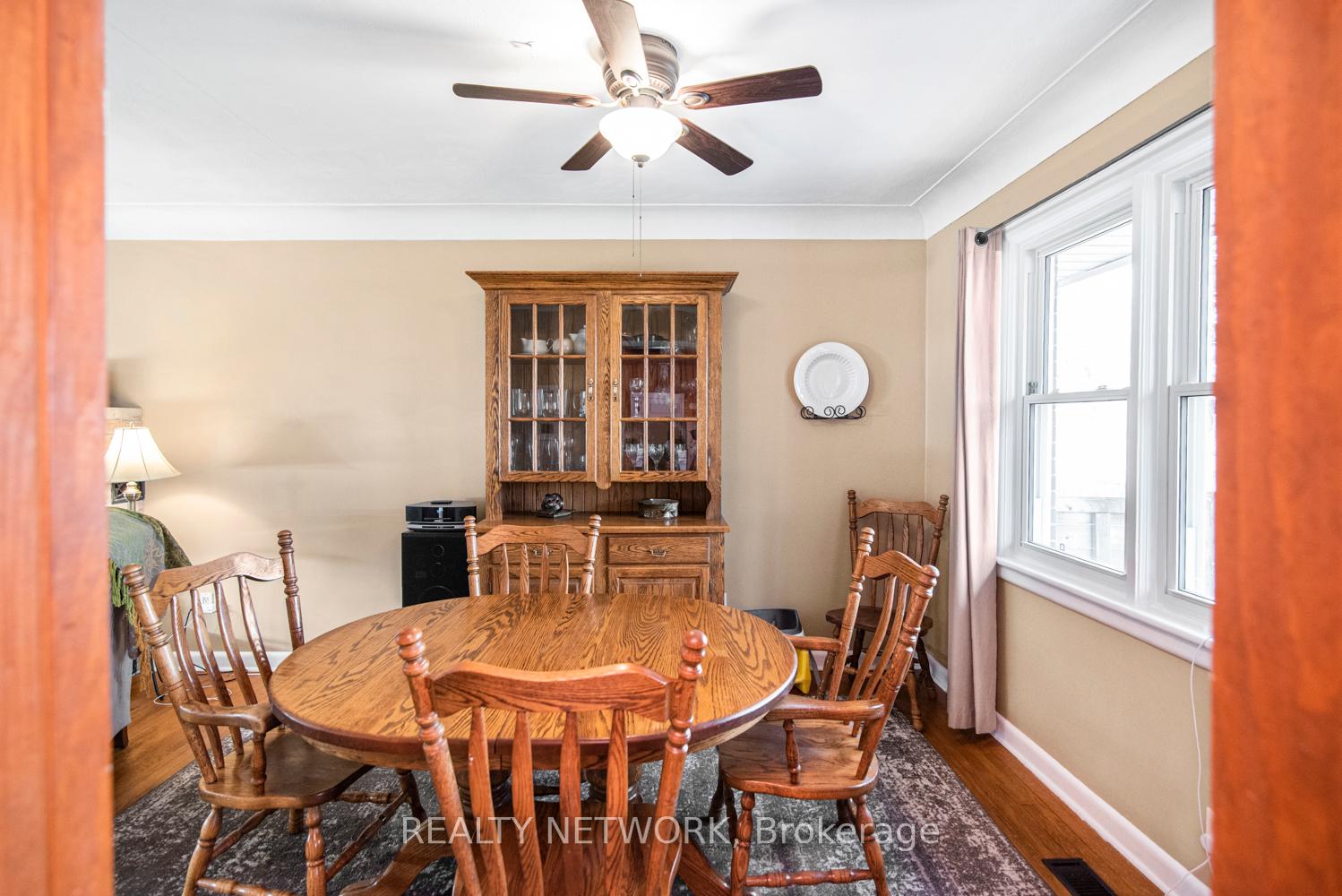 Photo 10 of 73 Miller Drive, Hamilton, Ancaster — HOMEH