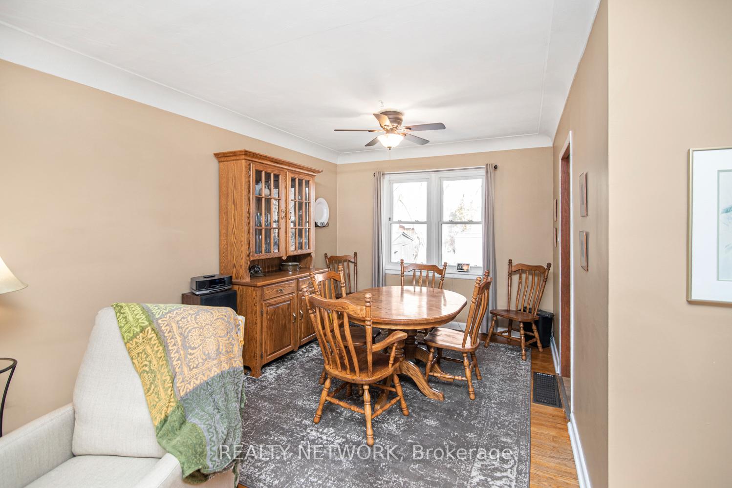 Photo 11 of 73 Miller Drive, Hamilton, Ancaster — HOMEH
