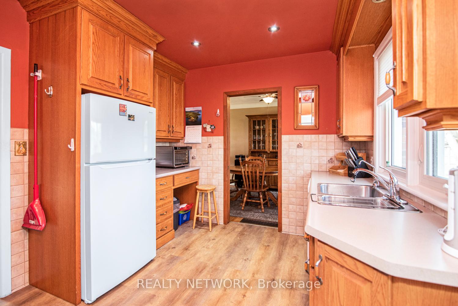 Photo 13 of 73 Miller Drive, Hamilton, Ancaster — HOMEH