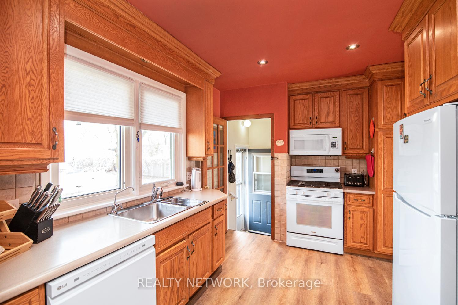 Photo 14 of 73 Miller Drive, Hamilton, Ancaster — HOMEH