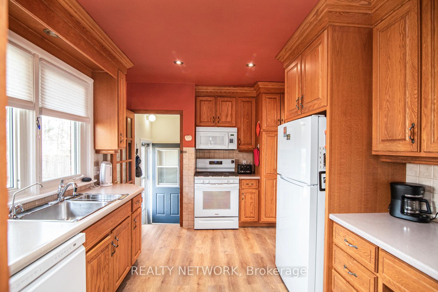 Photo 15 of 73 Miller Drive, Hamilton, Ancaster — HOMEH