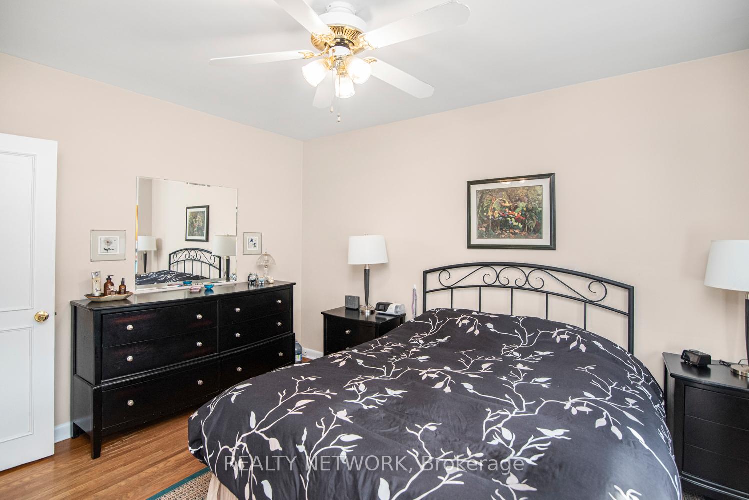 Photo 20 of 73 Miller Drive, Hamilton, Ancaster — HOMEH