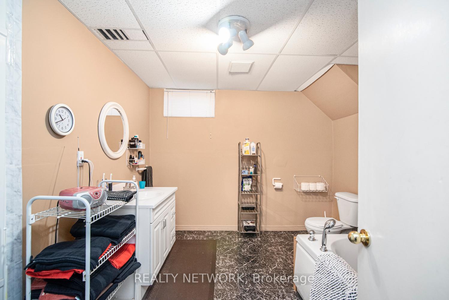 Photo 32 of 73 Miller Drive, Hamilton, Ancaster — HOMEH