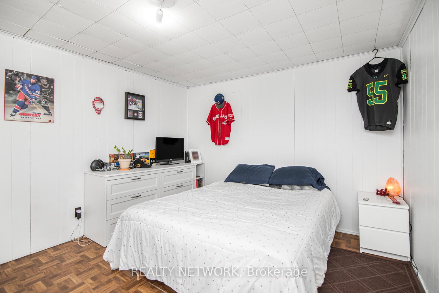 Photo 33 of 73 Miller Drive, Hamilton, Ancaster — HOMEH