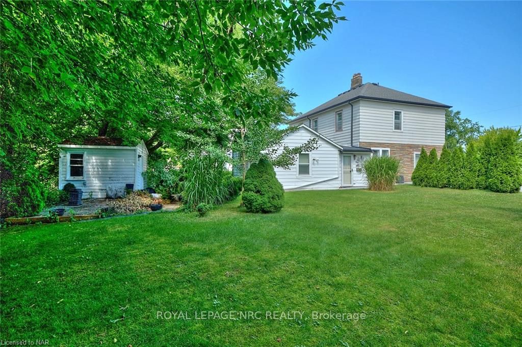Photo 5 of 16-16.5 Lakeside Drive, St. Catharines, Port Weller — HOMEH