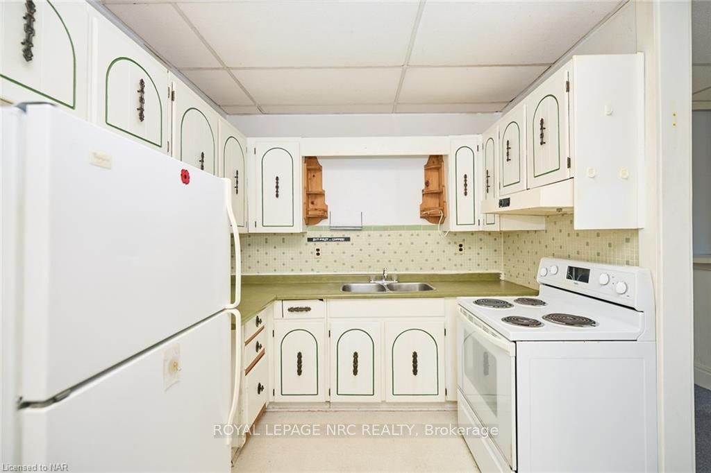Photo 31 of 16-16.5 Lakeside Drive, St. Catharines, Port Weller — HOMEH