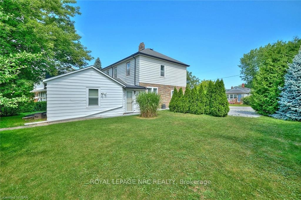 Photo 6 of 16-16.5 Lakeside Drive, St. Catharines, Port Weller — HOMEH