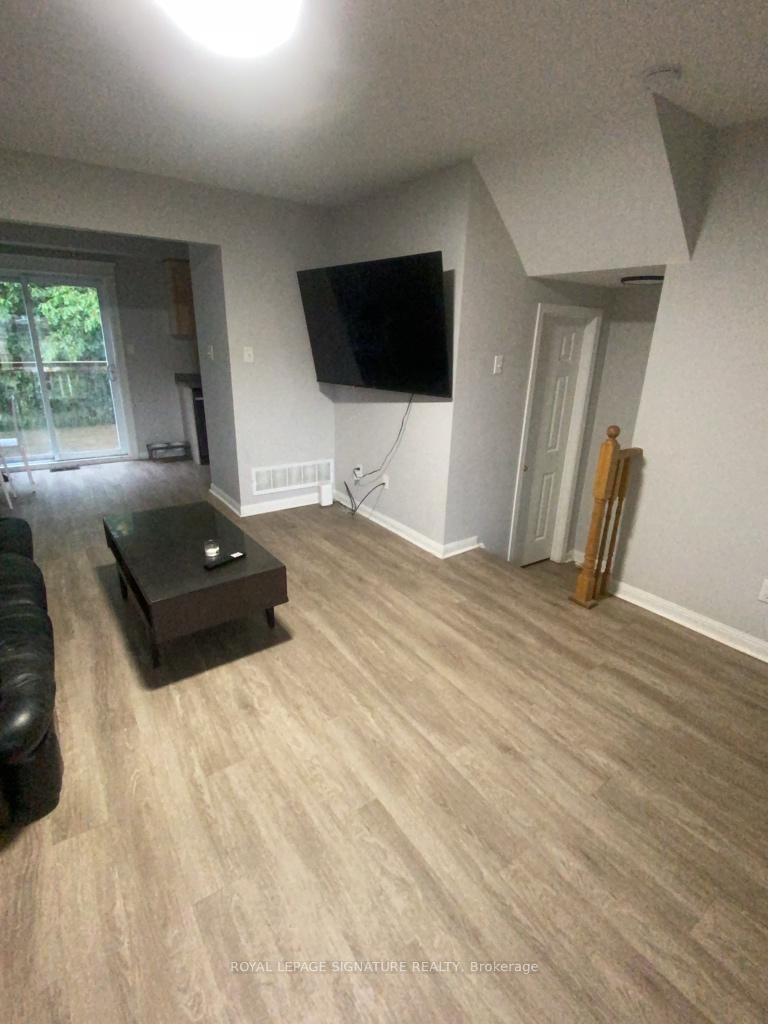 Photo 3 of 54 Hawthorne Crescent, Barrie, Ardagh — HOMEH