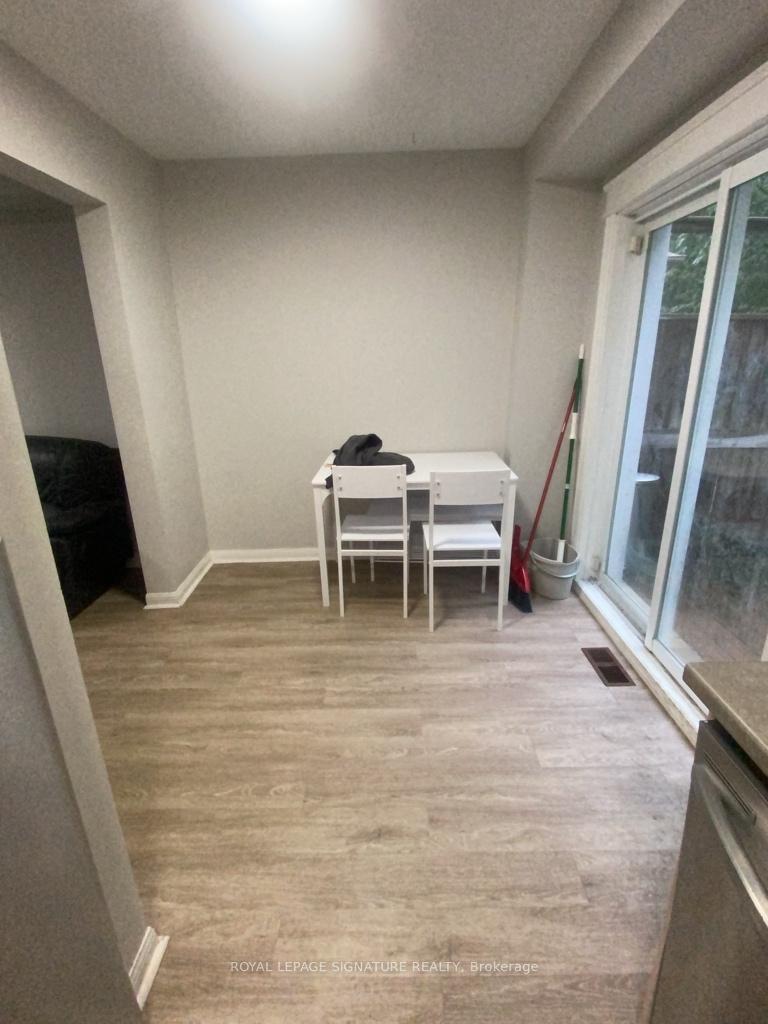 Photo 4 of 54 Hawthorne Crescent, Barrie, Ardagh — HOMEH