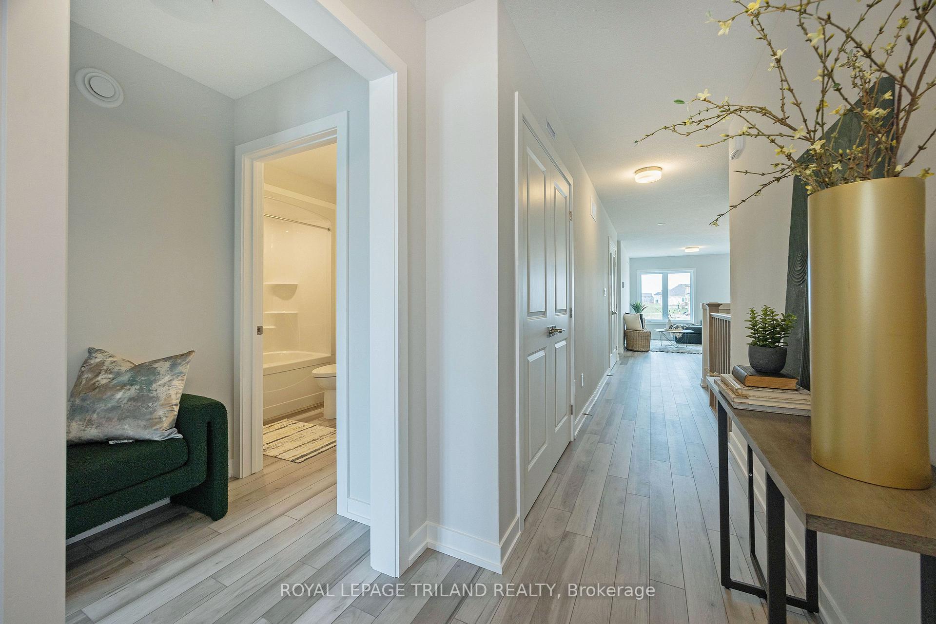 Photo 2 of 38 Silverleaf Path, St. Thomas — HOMEH