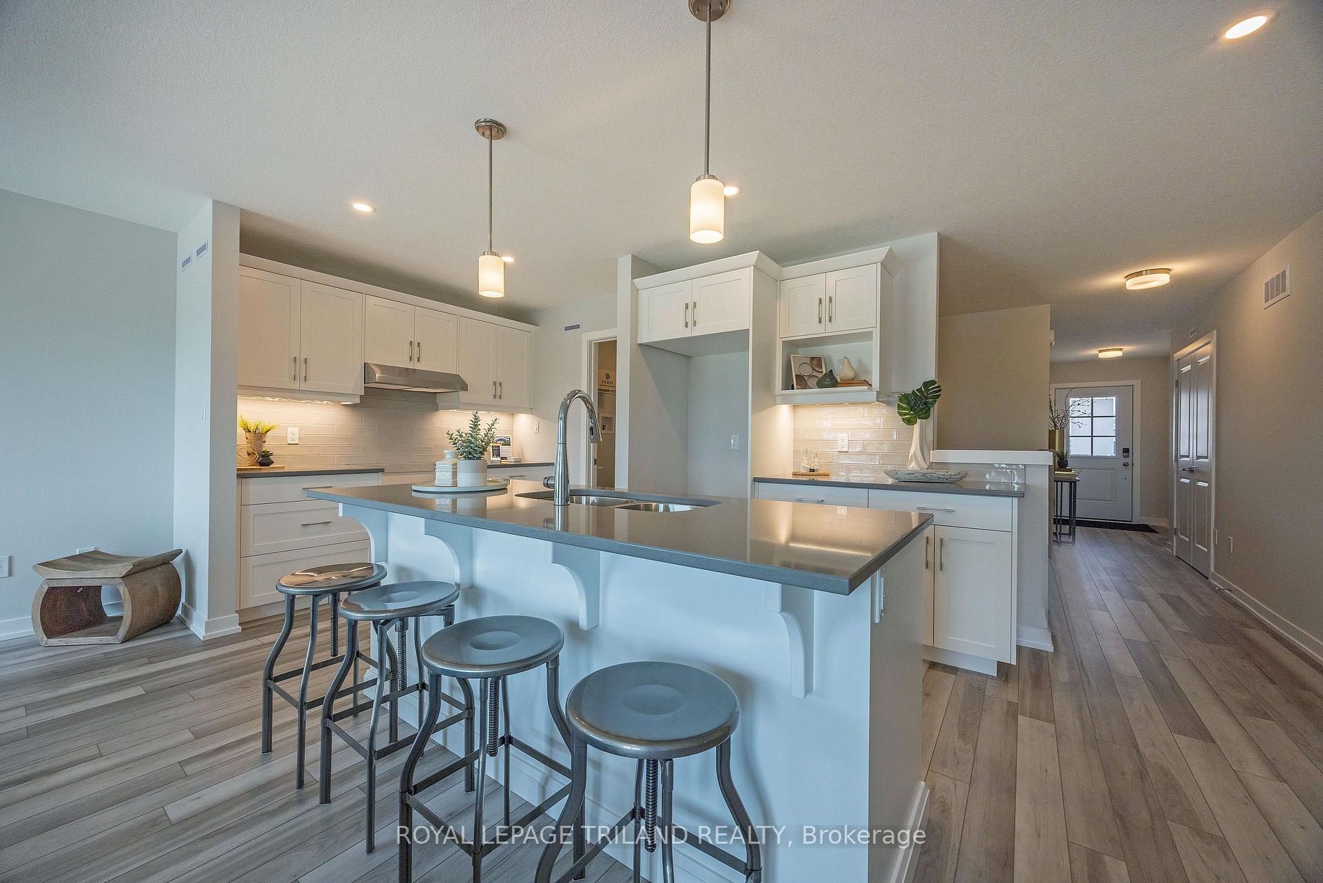 Photo 11 of 38 Silverleaf Path, St. Thomas — HOMEH