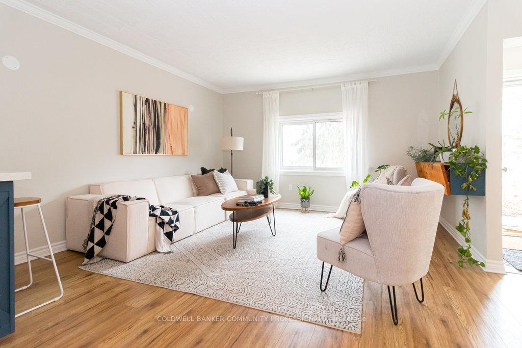 Photo 4 of 963 52 Highway N, Hamilton, Rural Ancaster — HOMEH