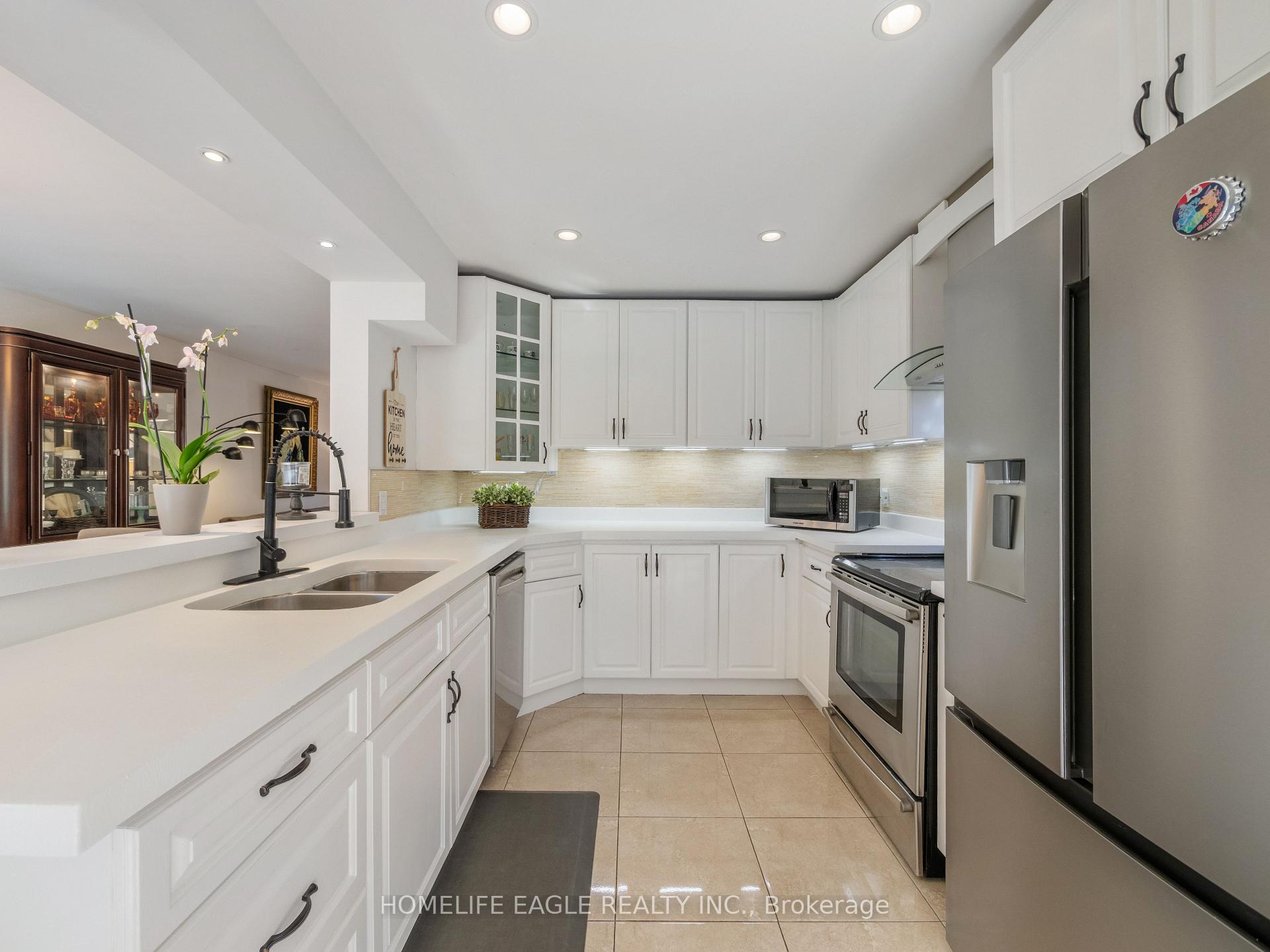Photo 13 of 30 Moffat Crescent, Aurora, Aurora Heights — HOMEH