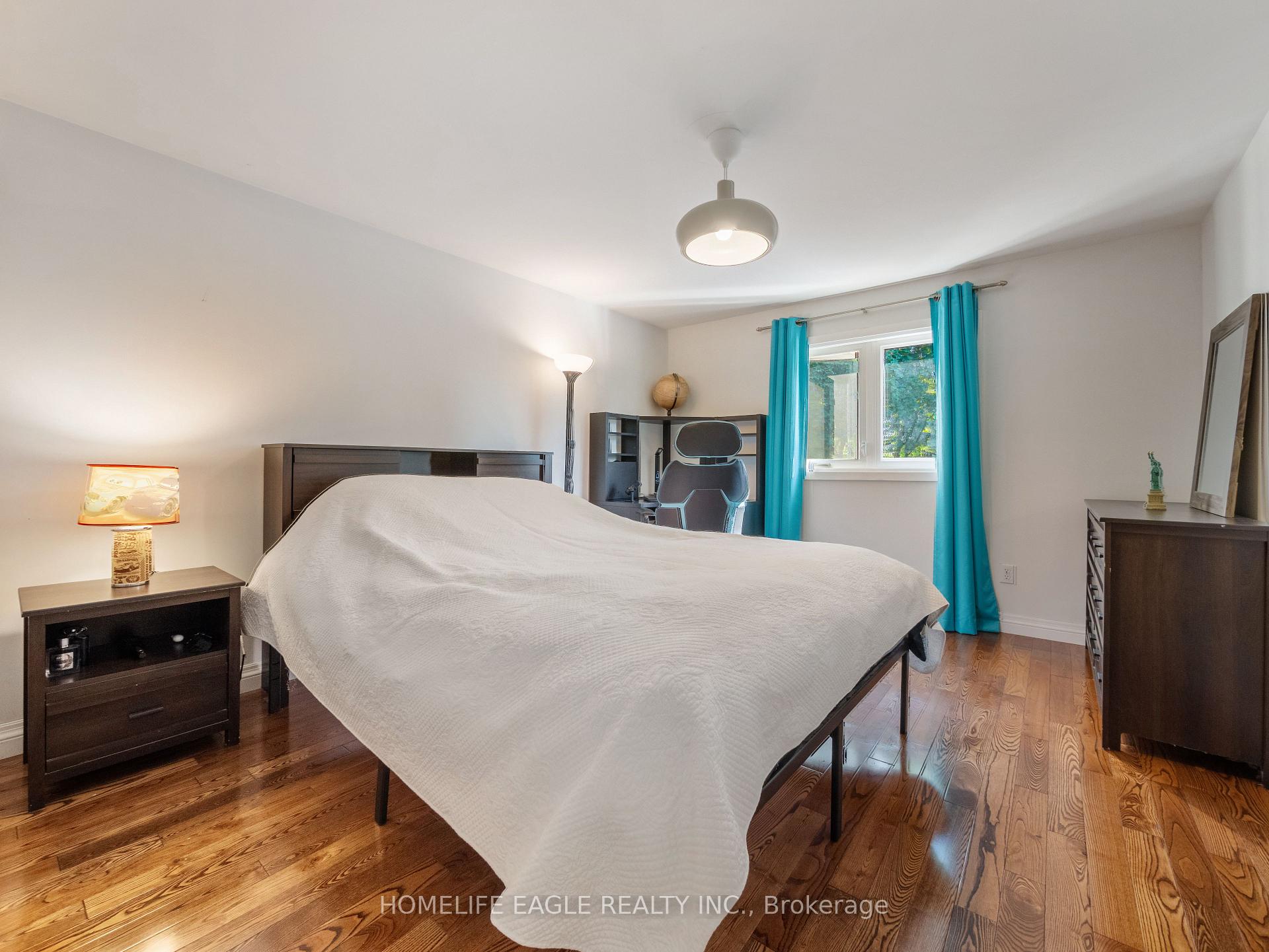 Photo 22 of 30 Moffat Crescent, Aurora, Aurora Heights — HOMEH