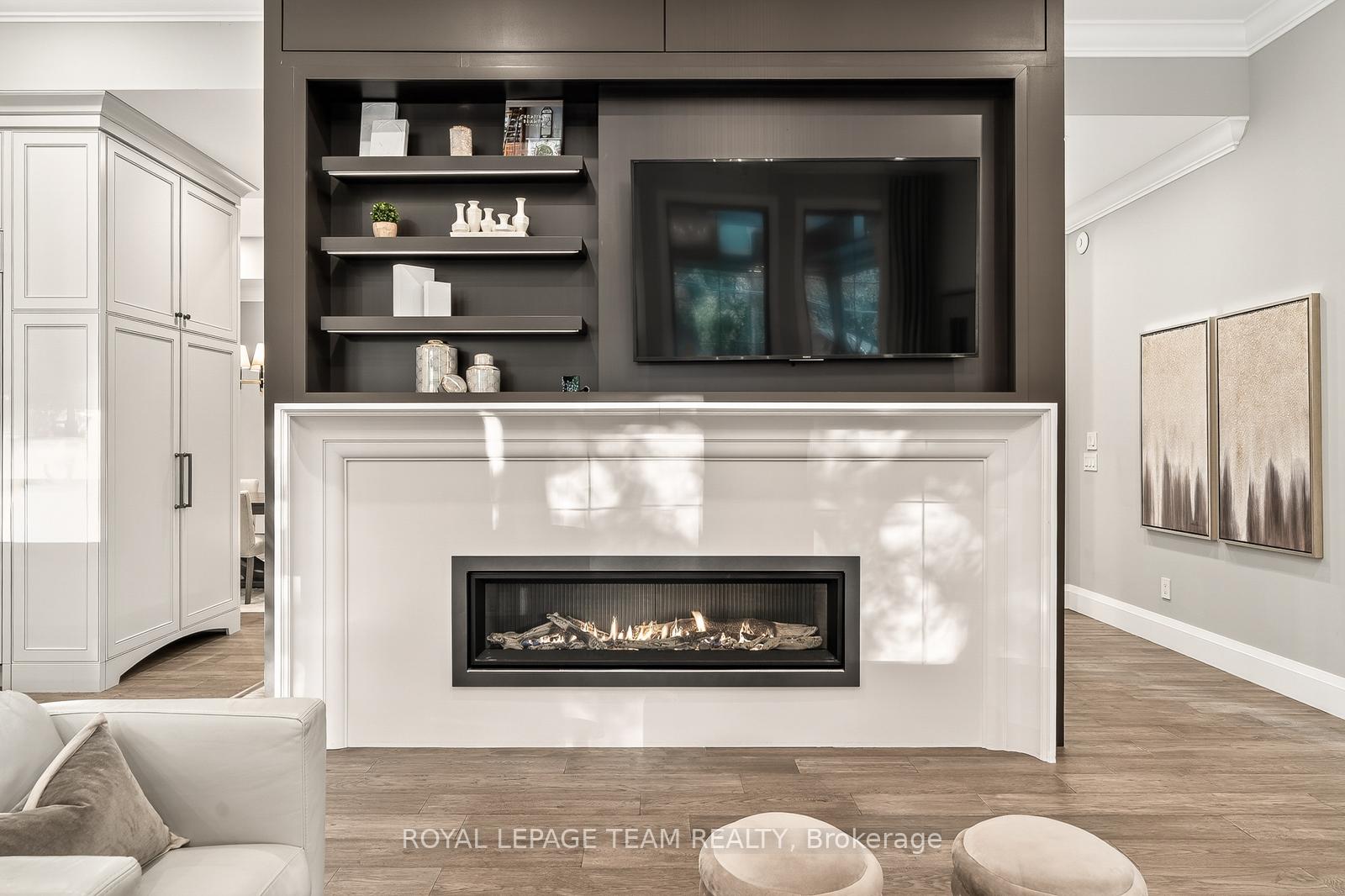 Photo 3 of 10 Leaver Avenue, Ottawa, City View/Skyline/Fisher Heights/Parkwood Hills — HOMEH