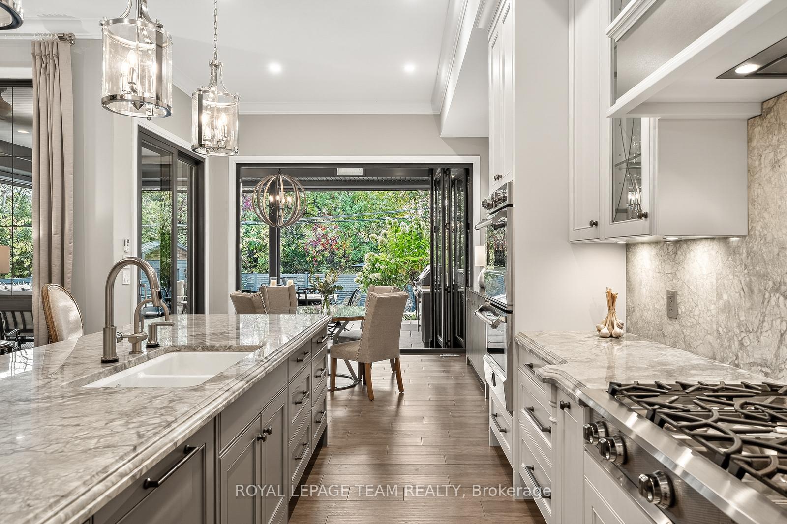 Photo 14 of 10 Leaver Avenue, Ottawa, City View/Skyline/Fisher Heights/Parkwood Hills — HOMEH