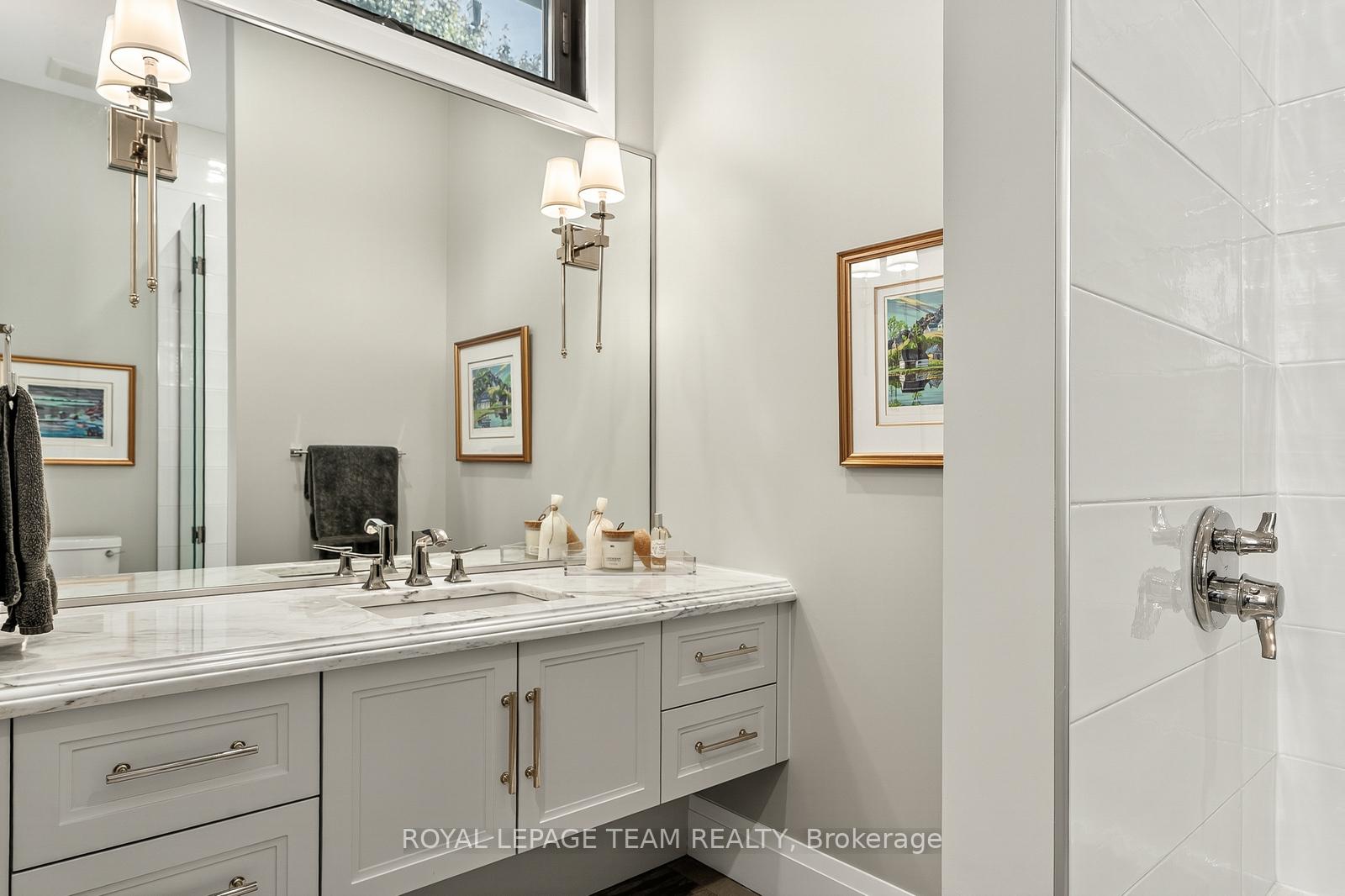 Photo 23 of 10 Leaver Avenue, Ottawa, City View/Skyline/Fisher Heights/Parkwood Hills — HOMEH