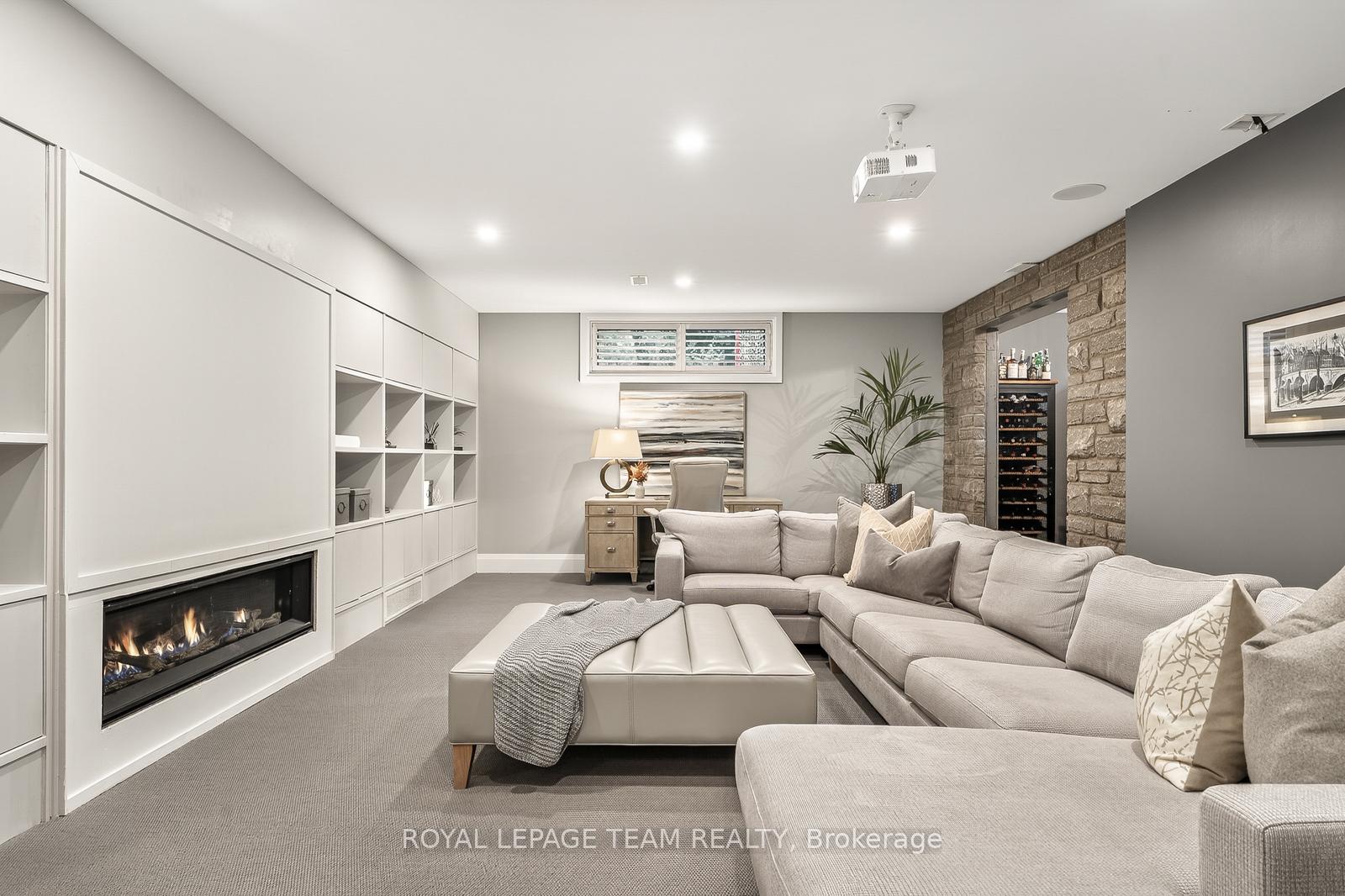 Photo 25 of 10 Leaver Avenue, Ottawa, City View/Skyline/Fisher Heights/Parkwood Hills — HOMEH