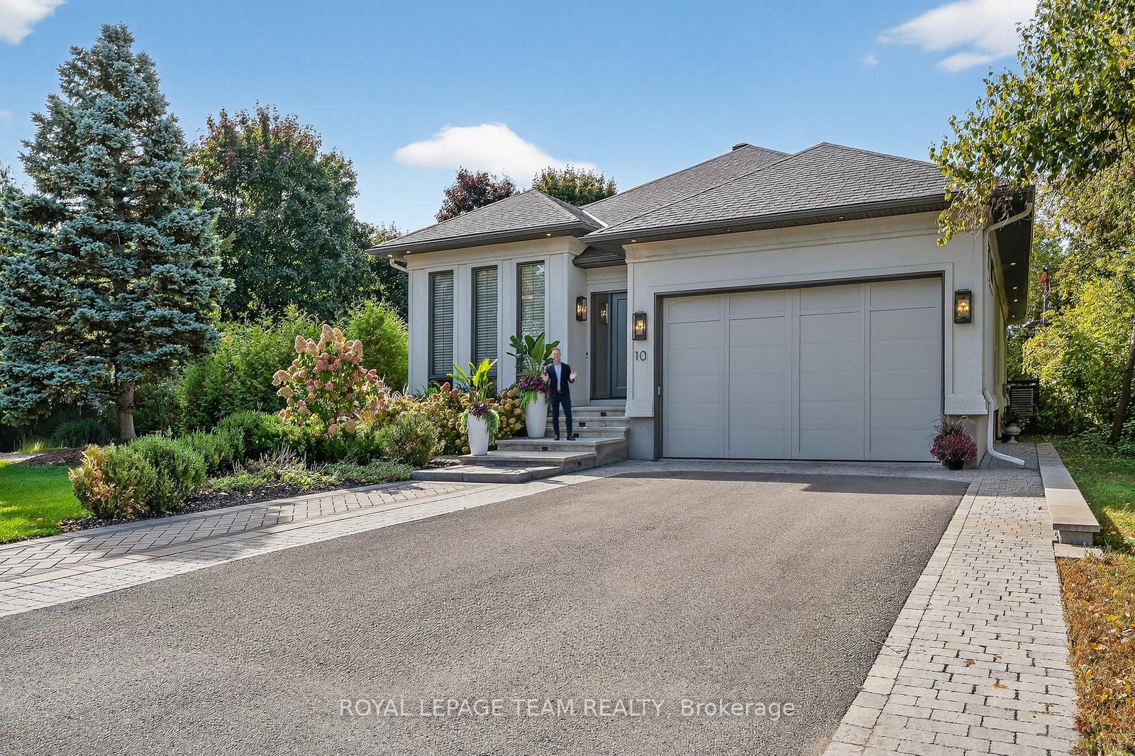 Photo 42 of 10 Leaver Avenue, Ottawa, City View/Skyline/Fisher Heights/Parkwood Hills — HOMEH