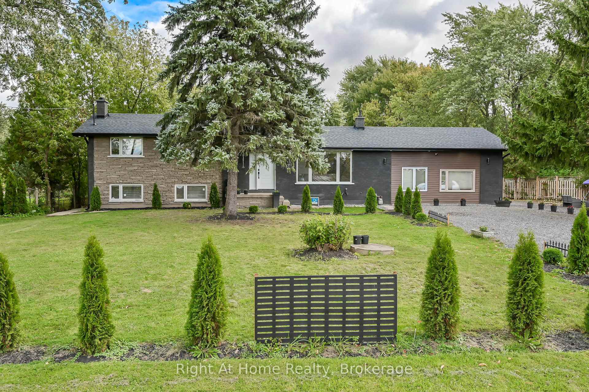 Photo 2 of 1119 Glancaster Road, Hamilton, Airport Employment Area — HOMEH