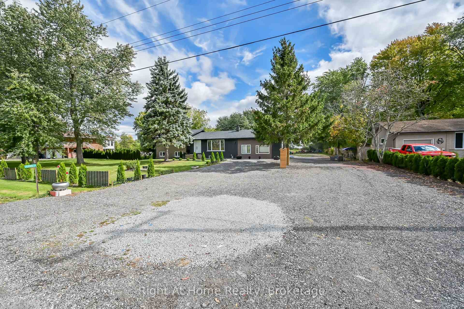 Photo 4 of 1119 Glancaster Road, Hamilton, Airport Employment Area — HOMEH