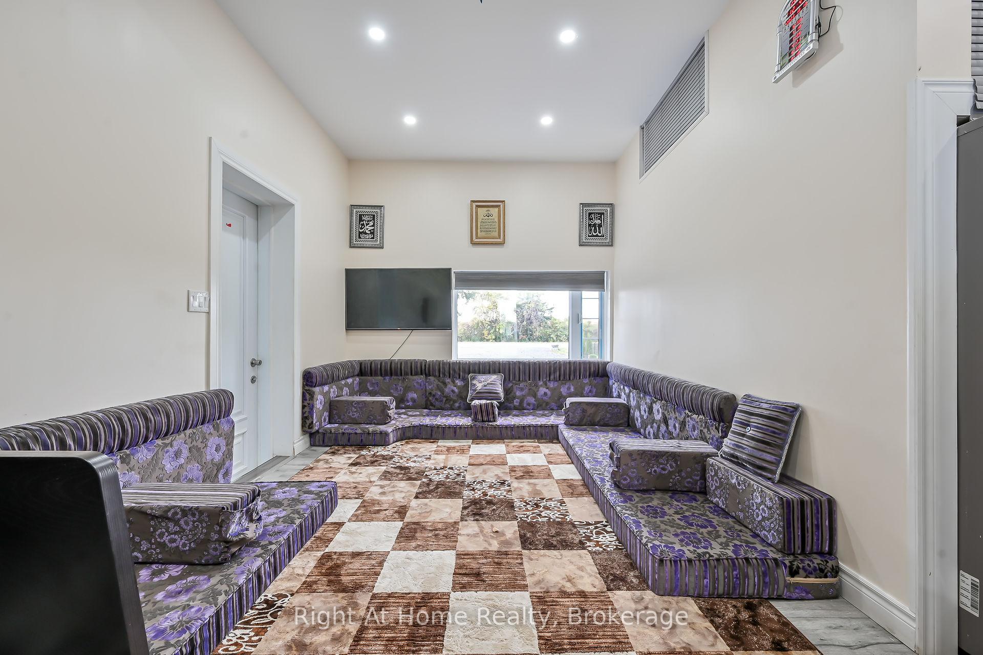 Photo 33 of 1119 Glancaster Road, Hamilton, Airport Employment Area — HOMEH