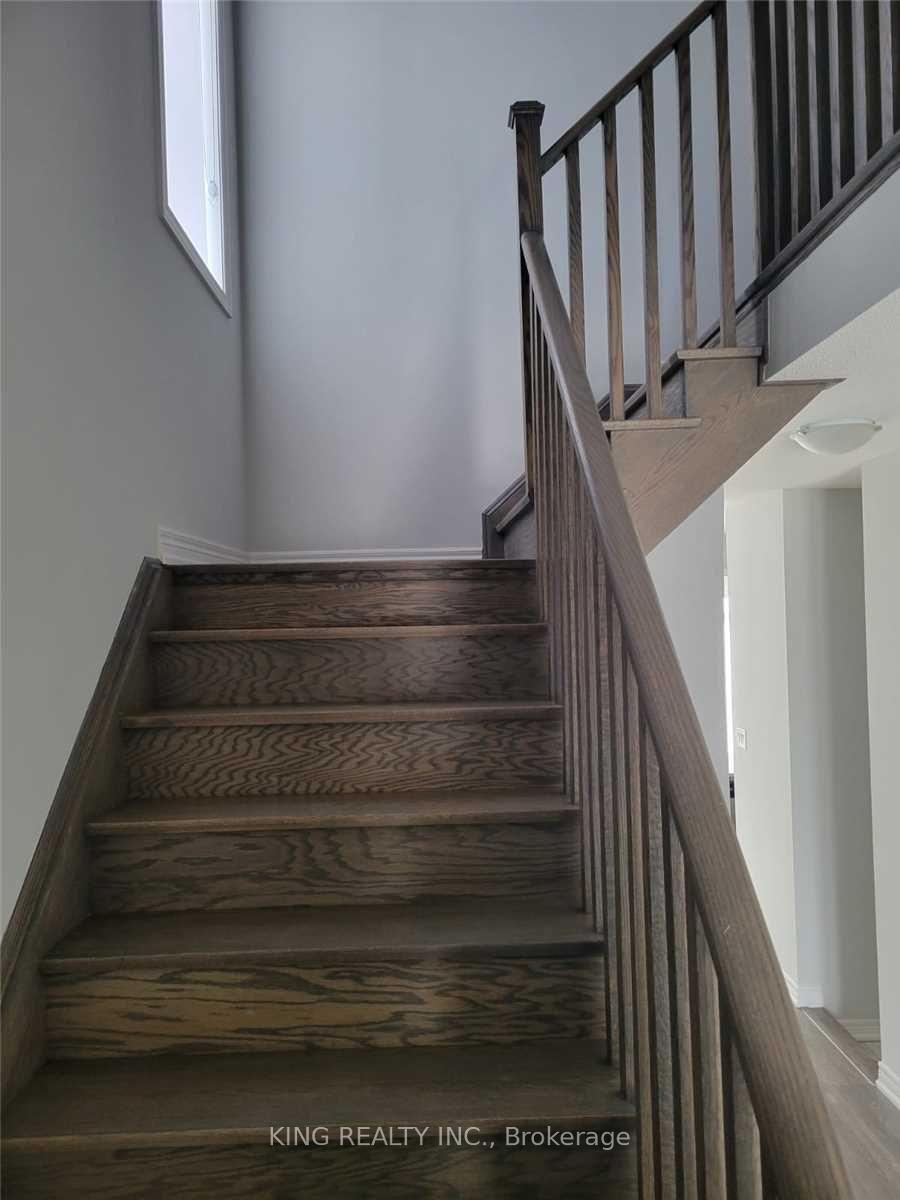 Photo 10 of 15 Brent Stephens Way, Brampton, Northwest Brampton — HOMEH