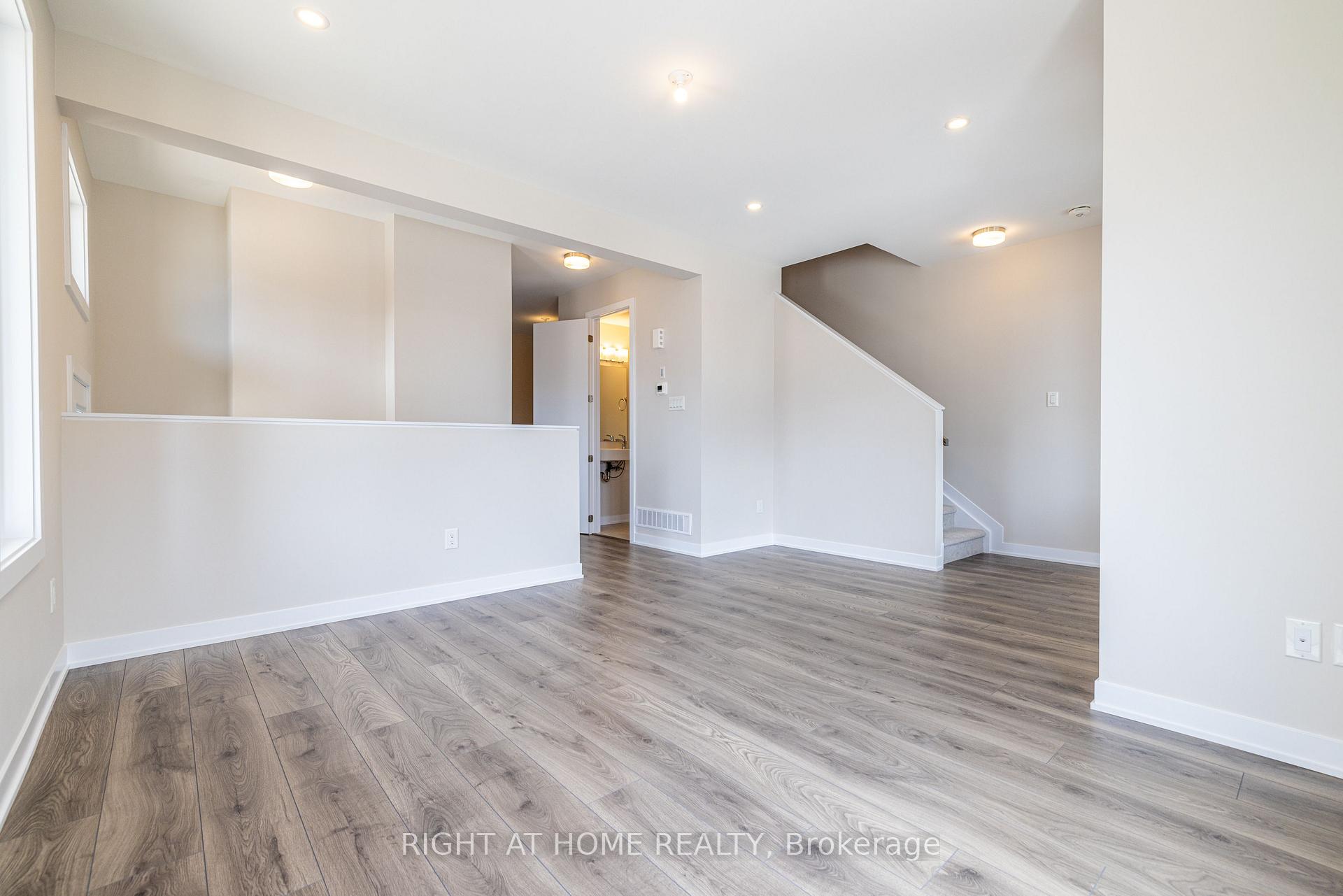 Photo 3 of 238 Speckled Alder Row, Ottawa, Barrhaven - Half Moon Bay — HOMEH