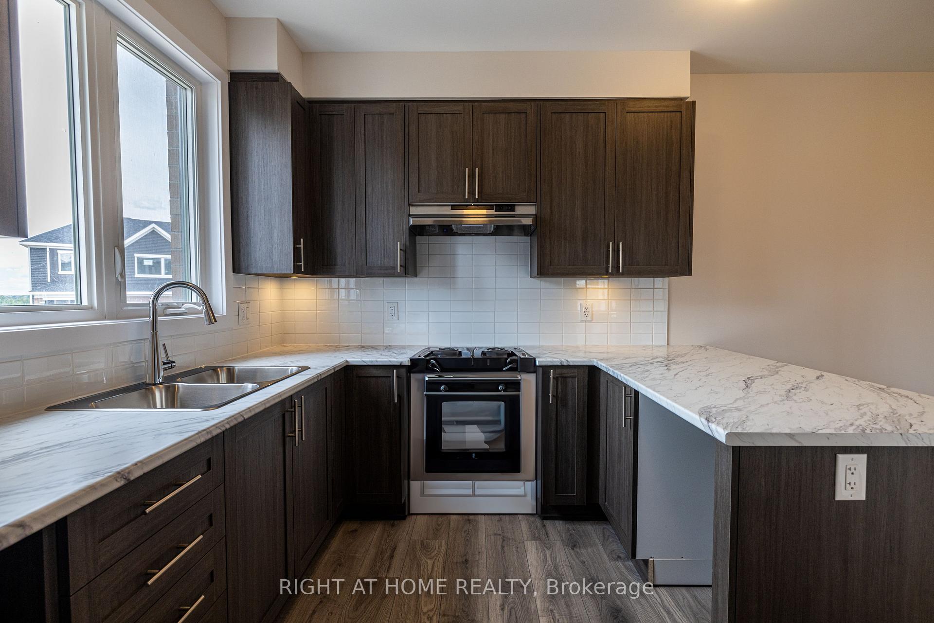 Photo 2 of 238 Speckled Alder Row, Ottawa, Barrhaven - Half Moon Bay — HOMEH
