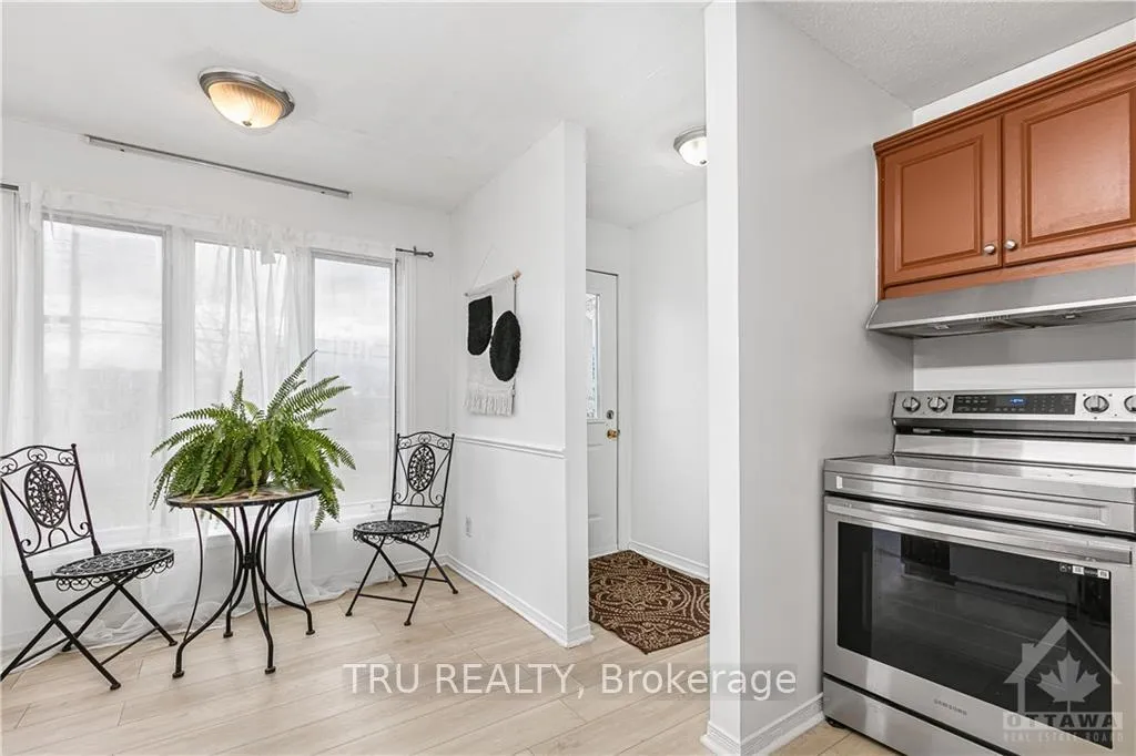 Photo 4 of 4775 Thunder Road, Ottawa, Carlsbad Springs — HOMEH