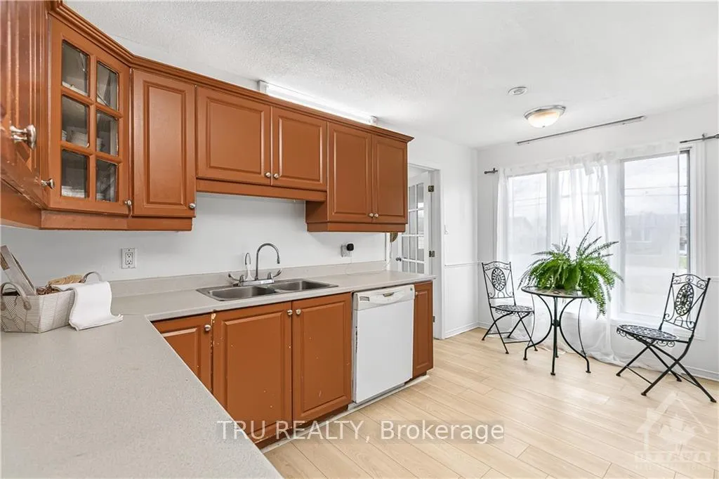 Photo 8 of 4775 Thunder Road, Ottawa, Carlsbad Springs — HOMEH