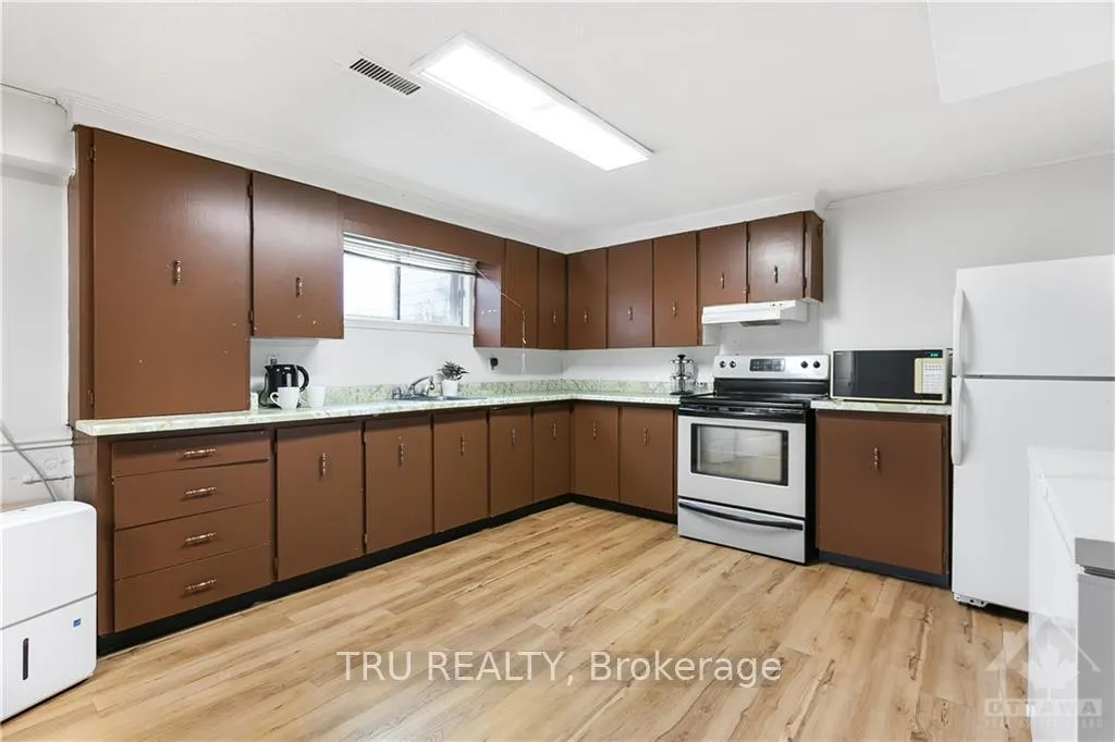 Photo 26 of 4775 Thunder Road, Ottawa, Carlsbad Springs — HOMEH