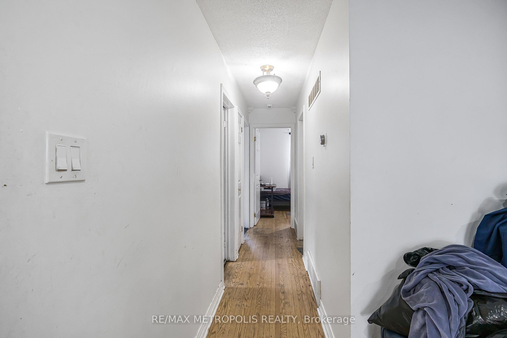 Photo 21 of 280 Cranbrook Drive, Hamilton, Gilkson — HOMEH