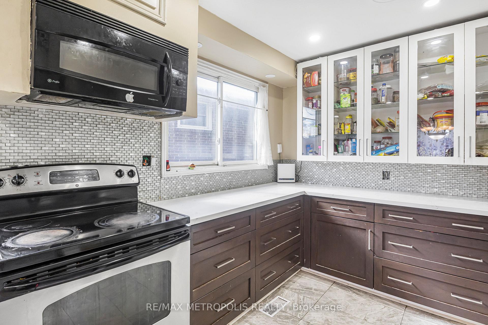 Photo 23 of 280 Cranbrook Drive, Hamilton, Gilkson — HOMEH