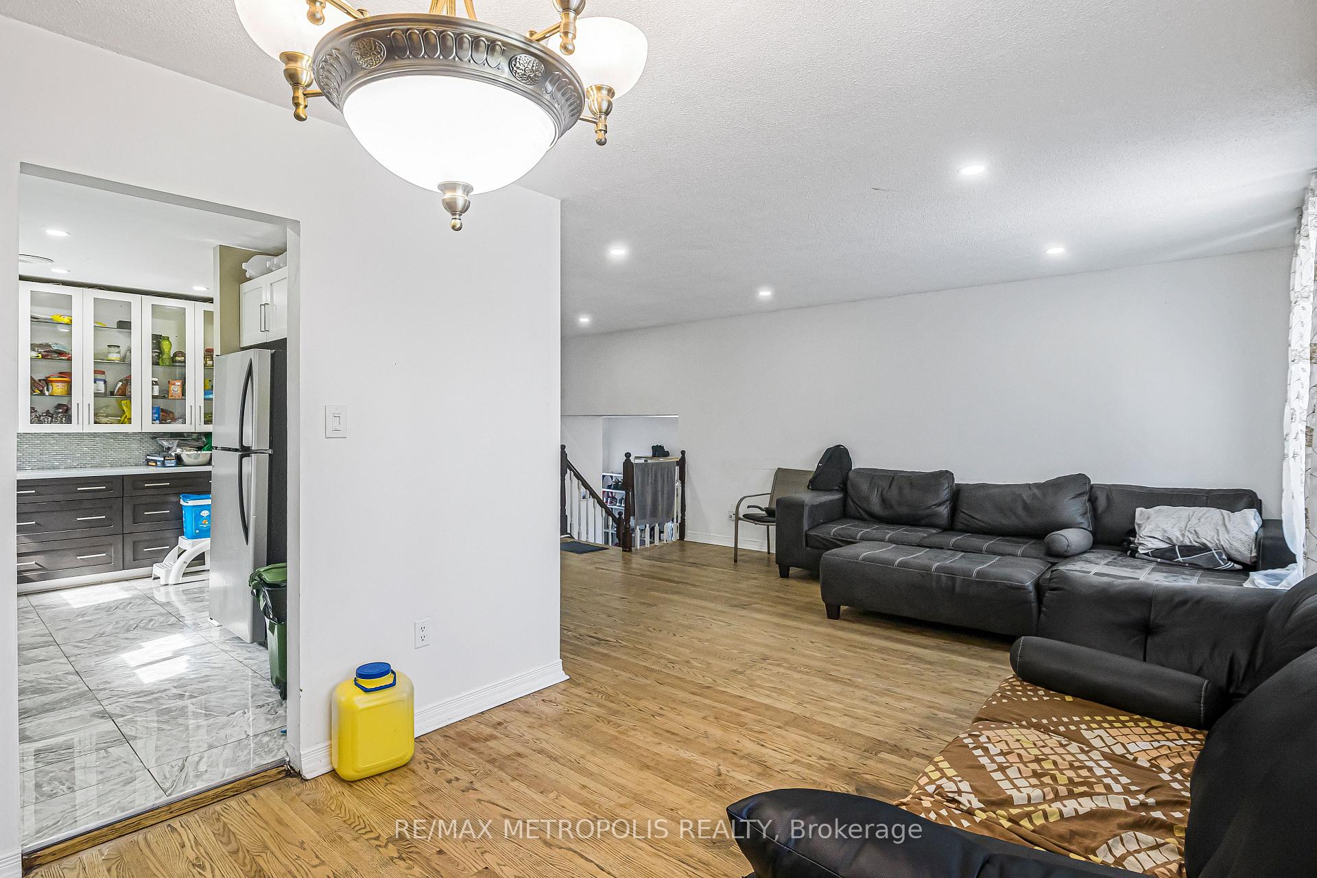 Photo 24 of 280 Cranbrook Drive, Hamilton, Gilkson — HOMEH
