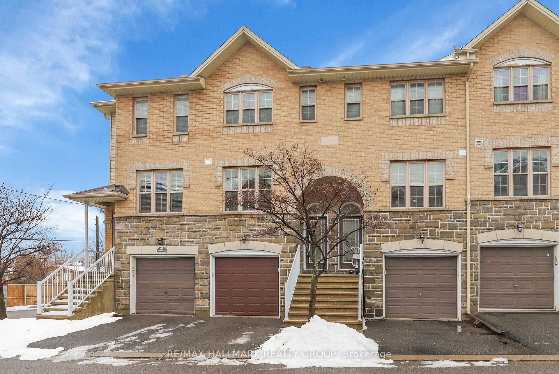 Photo 1 of 39 Jenscott Private, Ottawa, Central Park — HOMEH
