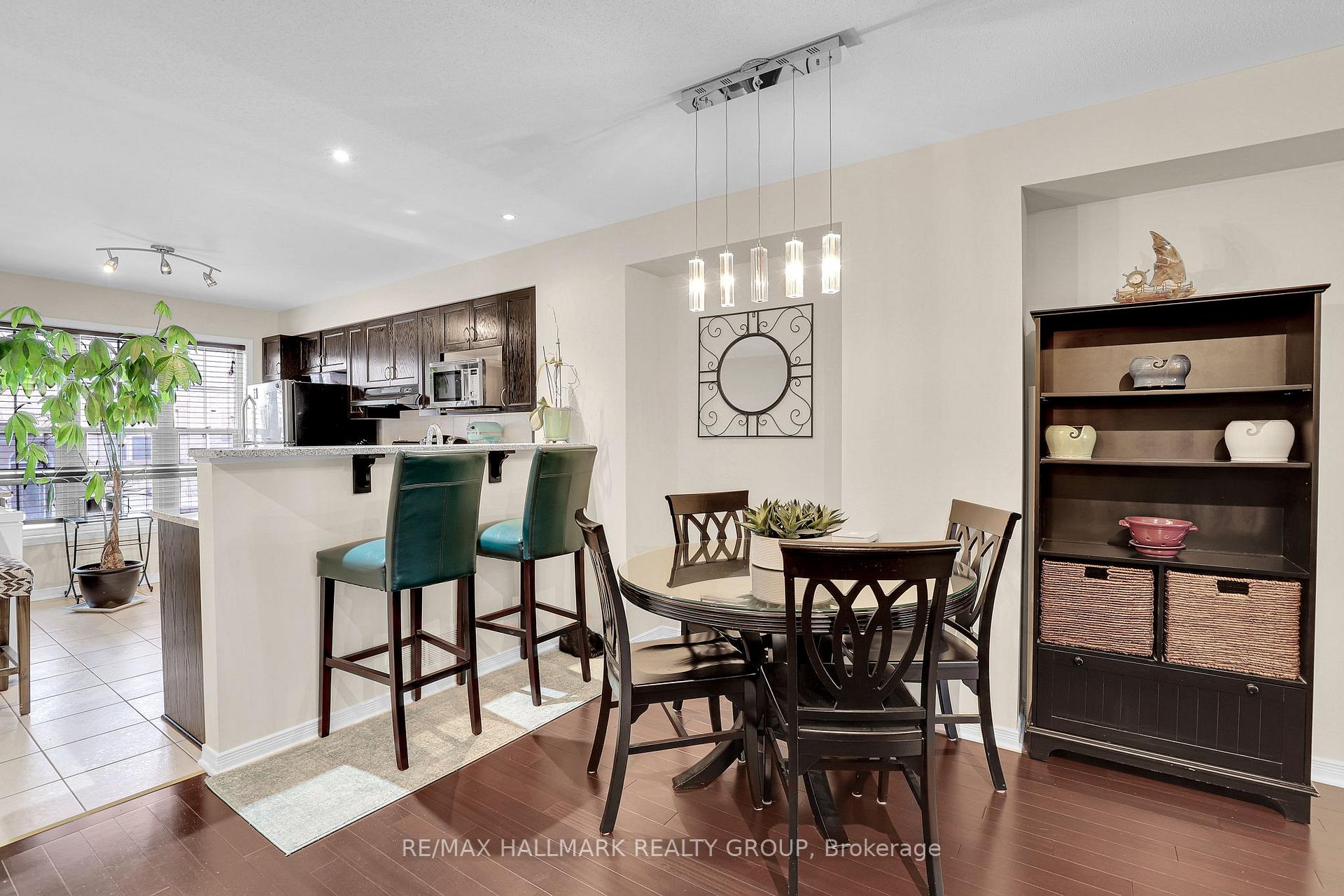 Photo 4 of 39 Jenscott Private, Ottawa, Central Park — HOMEH