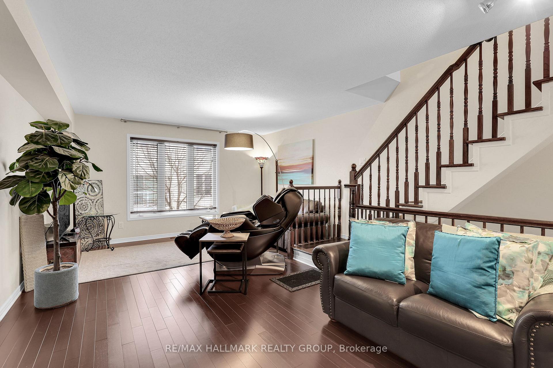 Photo 10 of 39 Jenscott Private, Ottawa, Central Park — HOMEH