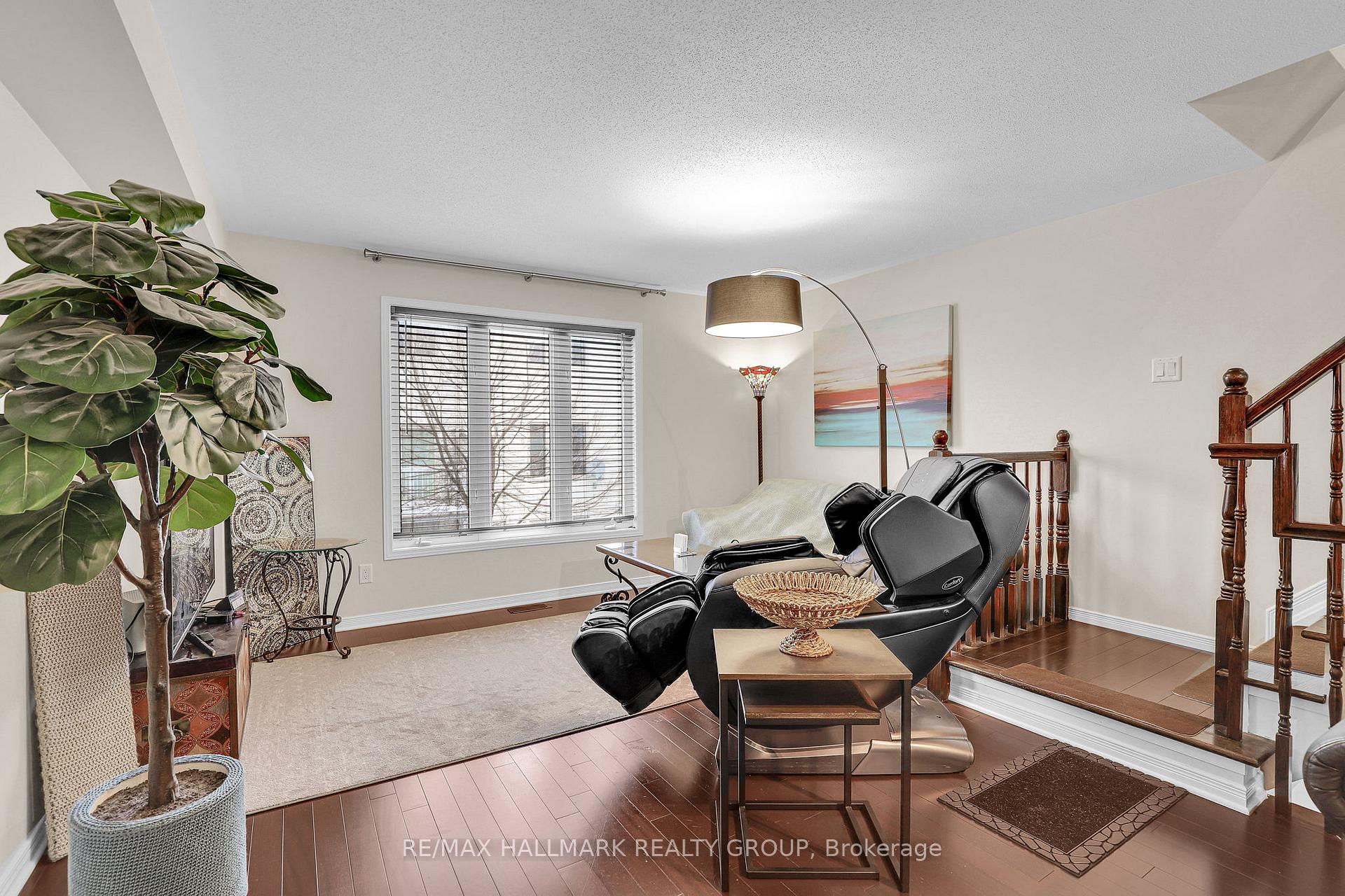Photo 11 of 39 Jenscott Private, Ottawa, Central Park — HOMEH