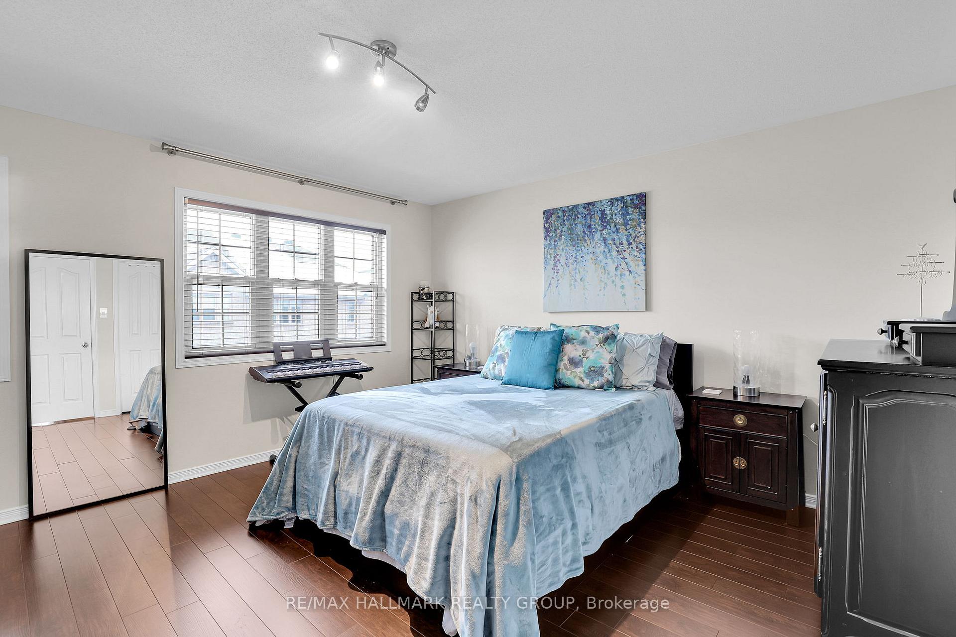 Photo 14 of 39 Jenscott Private, Ottawa, Central Park — HOMEH
